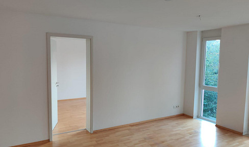 2 room apartment, with covered terrace and shared garden, very central but quiet in Munich Laim
