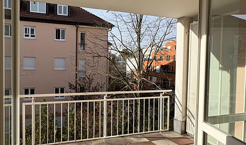 Terrassen 2-Zimmer-Wohnung, zentral aber ruhig mit Wohlfühlcharakter in Laim