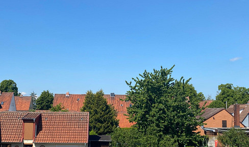 großzügige Doppelhaushälfte mit Wohnfühl-Garten und Nebengebäude