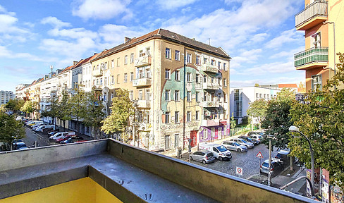 OHNE PROVISION: Charmantes Kiezpartment im Altbau mit Balkon, Wintergarten und Stuck