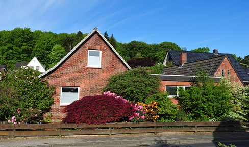Ready to move in and commission-free - detached house in a quiet location in Stade-Hohenwedel