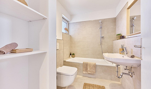 Refurbished 3-room apartment with 2 balconies - commission-free - direct from the owner