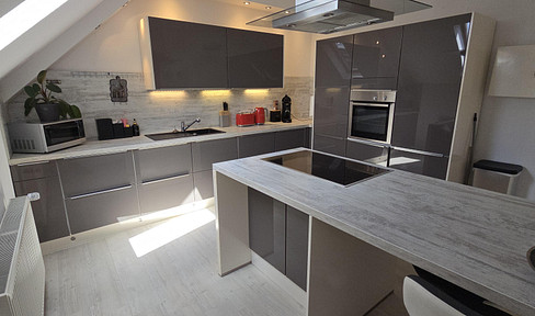 TOP INVESTMENT & COMMISSION FREE !!! Furnished 3Z 118qm City DG maisonette apartment with EBK + garage