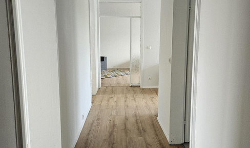 vacant and renovated 3 room apartment incl. TG - without commission