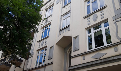 Secure yourself a piece of contemporary Art Nouveau class in Winterhude