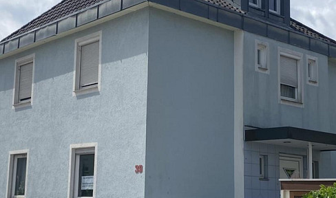 Detached, beautiful 1-2FH with parking spaces and landscaped garden