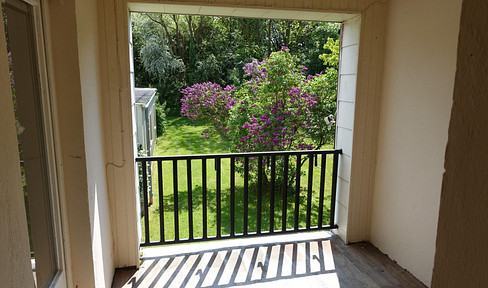 Bright 5-room apartment with a view of the countryside in Kastorf
