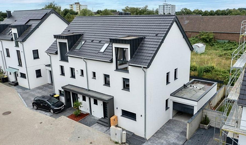 First occupancy: Spacious 6-room semi-detached house with upscale interior in Meerbusch