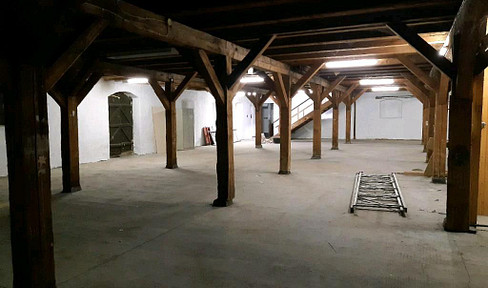 Halle Kaltlagerhalle mit Strom- und Wasseranschluss zu vermieten