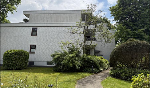 KE096 Blankenese: Well-designed 4-room apartment with balcony and terrace in a quiet location