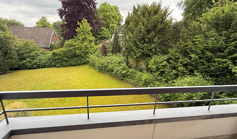 KE096 Blankenese: Gut geschnittene 4-Zimmer-Wohnung mit Balkon und Terrasse in ruhiger Lage