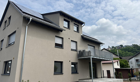Modern 4-room first floor apartment with south-facing terrace & garden