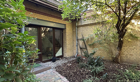 Rarity: former coach house in a beautiful green courtyard (Leipzig / Klinikviertel)