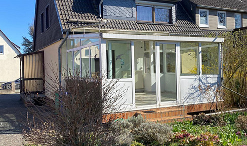 Charming semi-detached house in Korbach with potential for your dream home