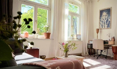 Beautiful bright apartment, best location in Striesen