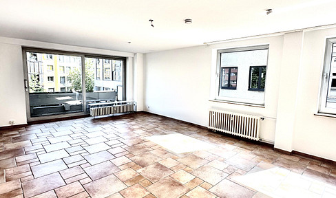 Toplage Innenstadt! (104 m², 2 Balkone, 2 Bäder, Fahrstuhl)
