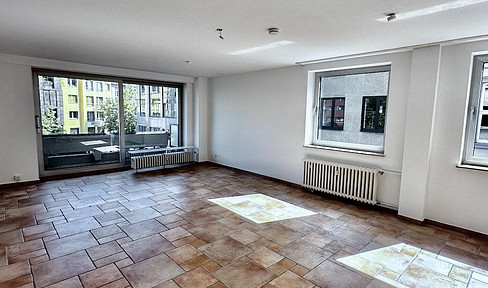 Spacious city center apartment in top location! - 100 m², 2 balconies, elevator