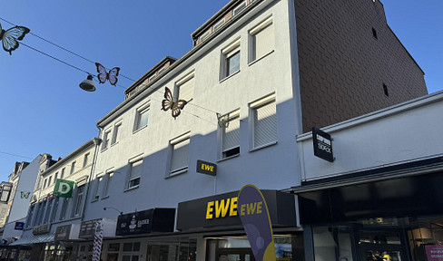 Highly profitable residential and commercial building in prime pedestrian zone location