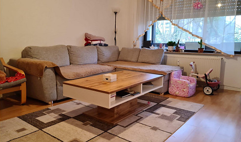 Well-kept 2-room apartment with EBK and underground parking space
