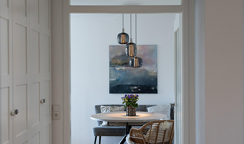 Light-flooded, commission-free 3-room apartment in Düsseldorf Wersten