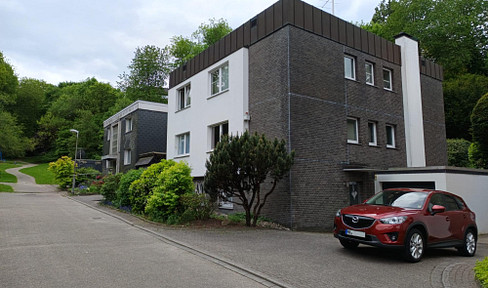 Detached two-family house with garden in quiet residential area
