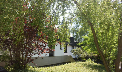 Commission-free - Spacious detached house - first occupancy after modernization