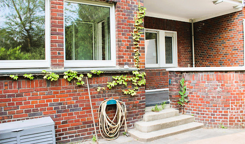 Spacious 3-room apartment with garden for sole use