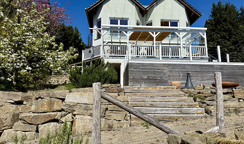 Detached house with granny apartment in top location with unique views