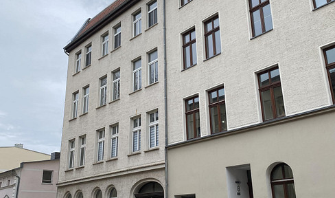 Refurbished 2-room apartment on the Werder ready for first occupancy!