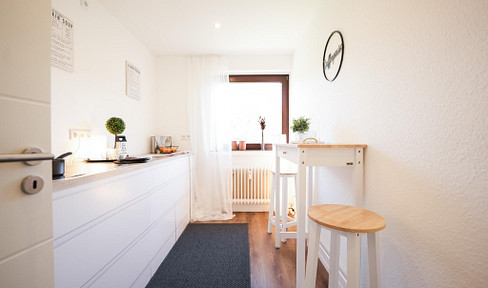 AVAILABLE IMMEDIATELY - LIGHT-FLOODED 3-ROOM APARTMENT IN A PREFERRED LOCATION