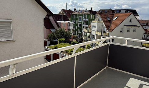Bright, modernized 3.5-room apartment with covered balcony in Stuttgart Cannstatt