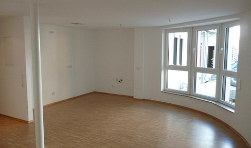 Exclusive / spacious 70 sqm 2 room new build apartment in the center of Würzburg on Peterplatz - FREE OF PROVISION-