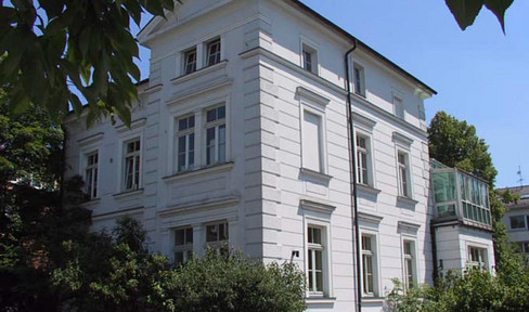 3-room apartment in historic villa