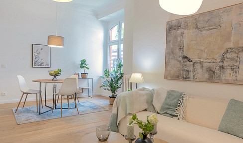 Refurbished old building in Charlottenburg | available immediately | 2-room & low-barrier | without estate agent