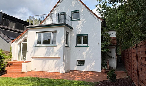 Charming detached house in a sought-after location in Neu-Isenburg - commission-free and ready to move into