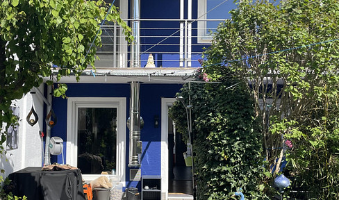 Commission-free | Stylish, modernized 5-room terraced house with upscale furnishings in Maisach