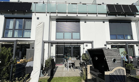 Modern mid-terrace house in the suburbs of Hamburg