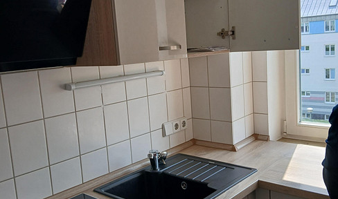 3-R-apartment in Rostock, 74 sqm, 3rd floor with elevator, balcony for rent