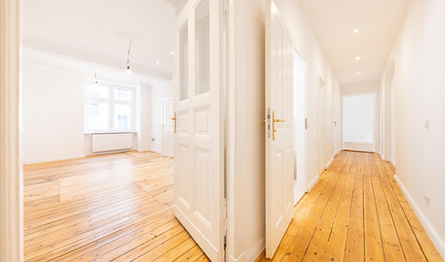 Core-renovated old building dream for a family of 5 (without commission and ready for immediate occupancy)