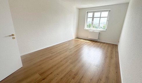 Bright 4 room apartment with balcony suitable for shared flat in old building central Neukölln available / empty / from private owner