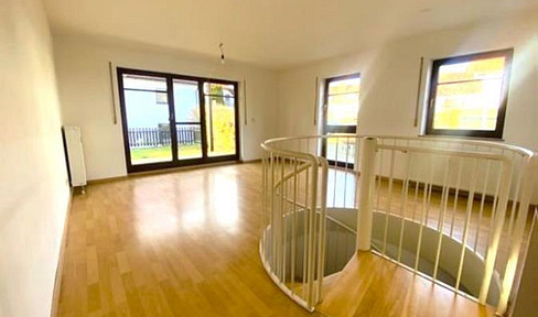 3-Zimmer-Maisonette mit eigenem Garten und Terrasse in idyllischem Wohnpark