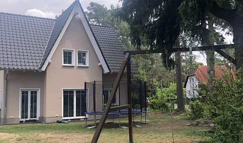 Energy-efficient and light-flooded architect's house/country house style Lehnitz/Oranienburg