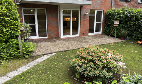 First floor apartment with terrace, garden and carport