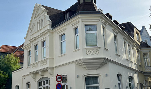 Stylish 3-room apartment with balcony - beautiful Art Nouveau villa with high ceilings - prime location