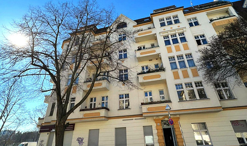 2-room attic apartment - Will be refurbished according to your wishes - Refurbishment costs incl. the purchase price