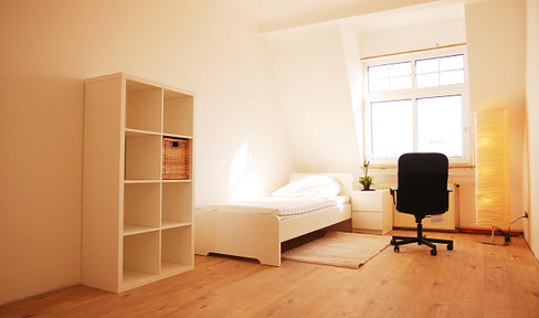 Modern room in a stylish shared flat for 4 people (fully equipped)