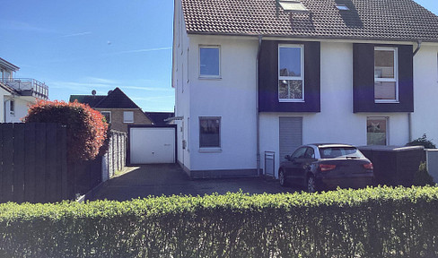 Terrace apartment in Moers-Utfort, 2010, 4 rooms, SW location, EBK, garage, parking spaces, garden, etc., 1/2 DHH