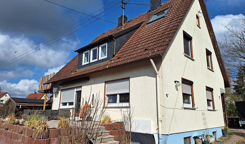 Quietly located detached / semi-detached house with sunny garden