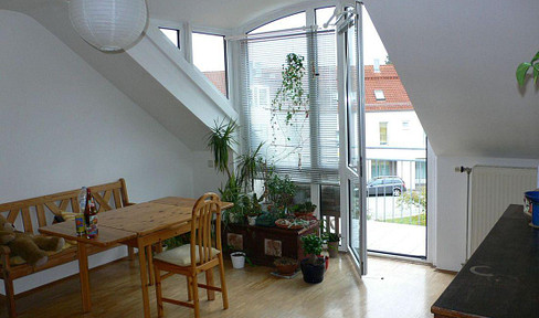 From private owner : Bright, spacious 2-room apartment near S-Bahn station