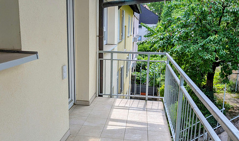 Air-conditioned 4-room apartment